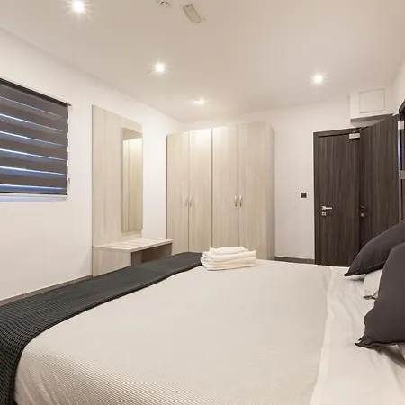 No 48 By 360 Estates بيت ضيافة