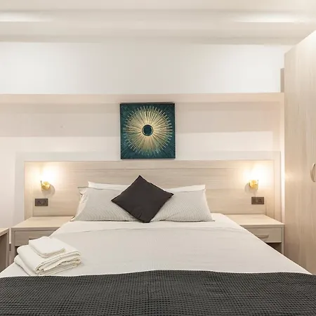 No 48 By 360 Estates بيت ضيافة *