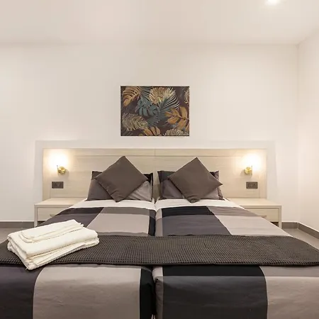 No 48 By 360 Estates بيت ضيافة *